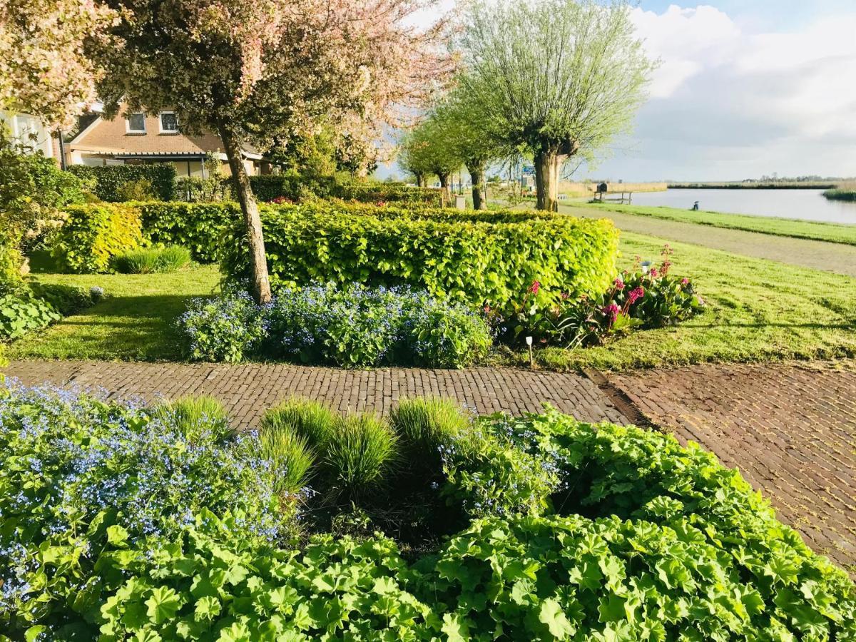 Gastenverblijf Villa Buitenplaats Wergea Contactloos Inchecken Naarderburen Esterno foto