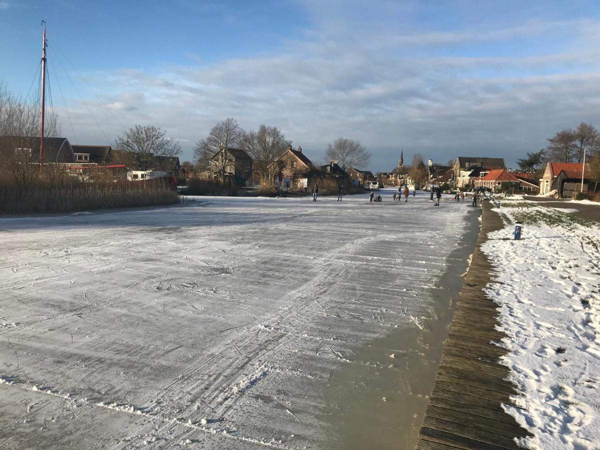 Gastenverblijf Villa Buitenplaats Wergea Contactloos Inchecken Naarderburen Esterno foto