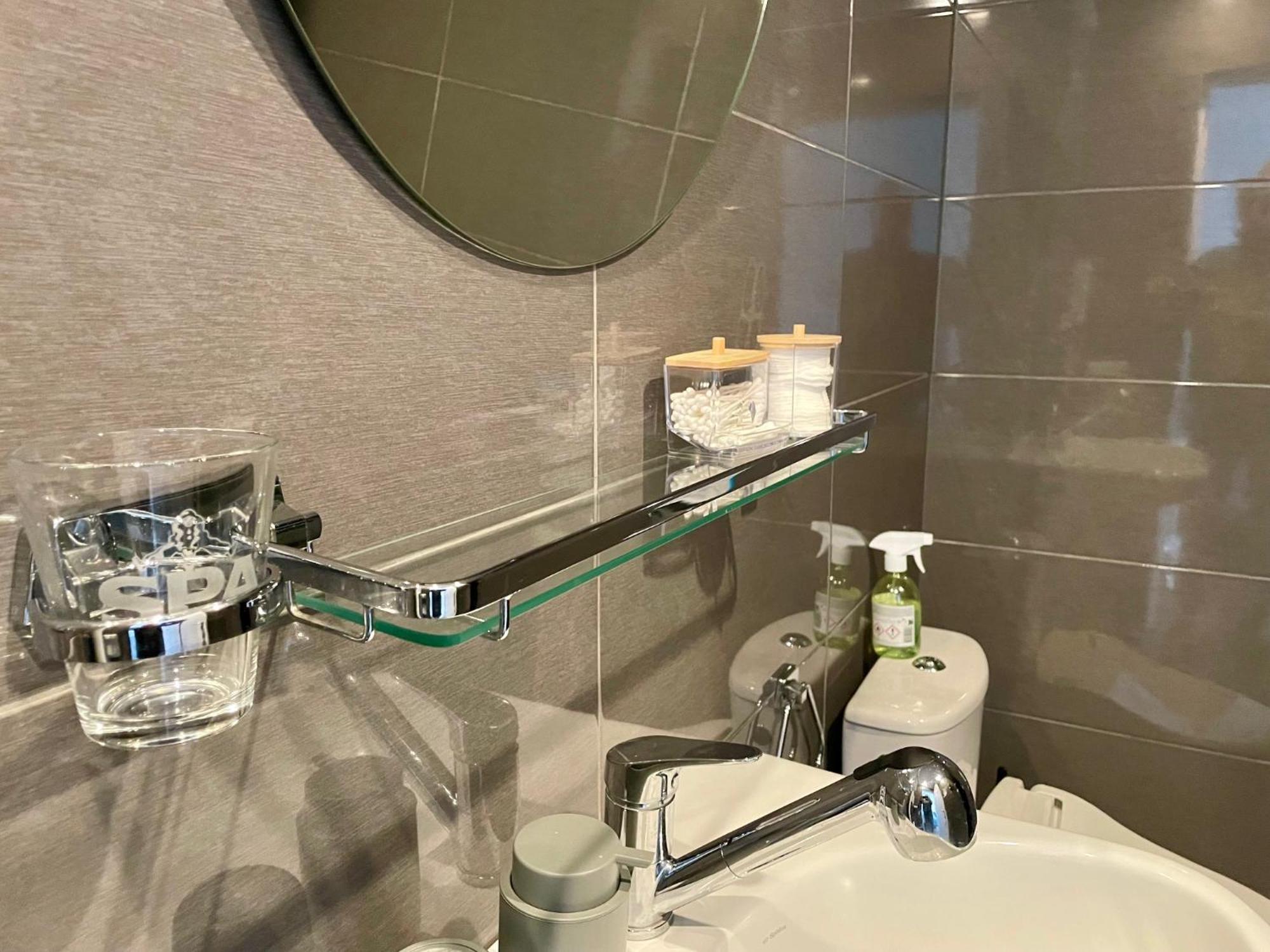 Gastenverblijf Villa Buitenplaats Wergea Contactloos Inchecken Naarderburen Esterno foto