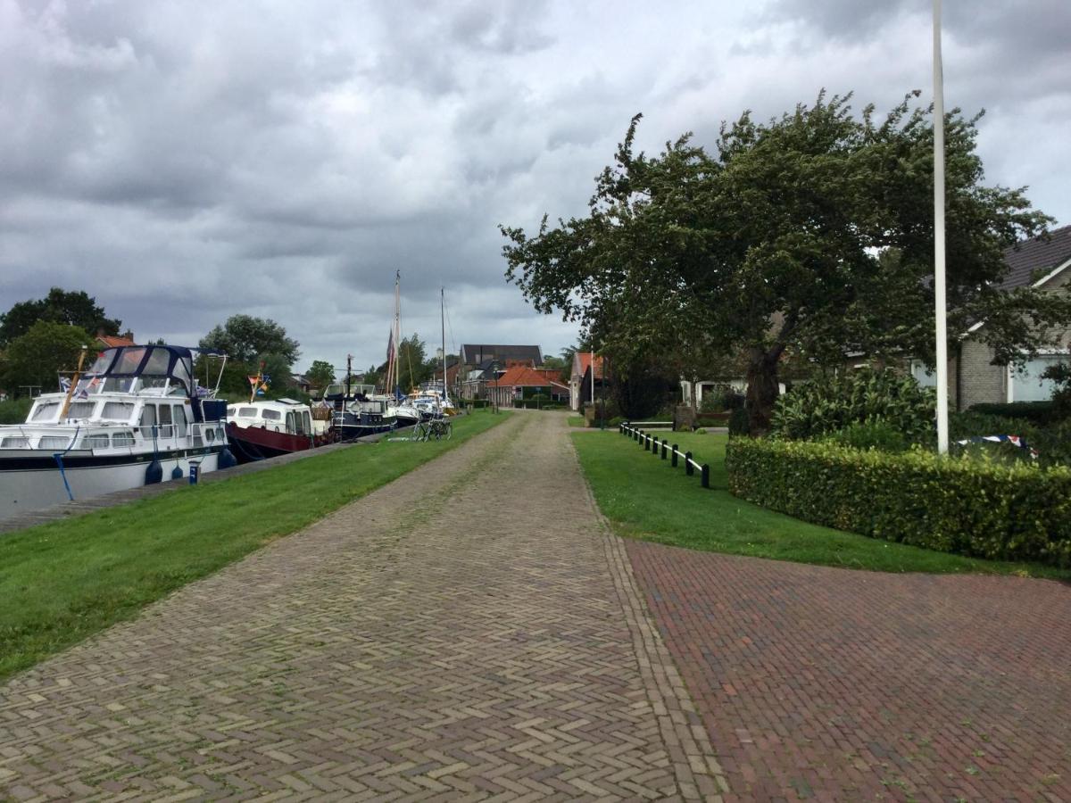 Gastenverblijf Villa Buitenplaats Wergea Contactloos Inchecken Naarderburen Esterno foto